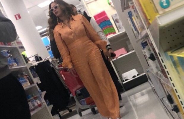 Beyoncé : quand la star fait ses courses au supermarché, la toile réagit !