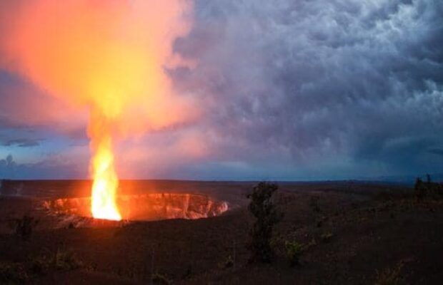 Hawaï : Un touriste fait une chute de 20 mètres au cœur d’un volcan car il voulait mieux voir