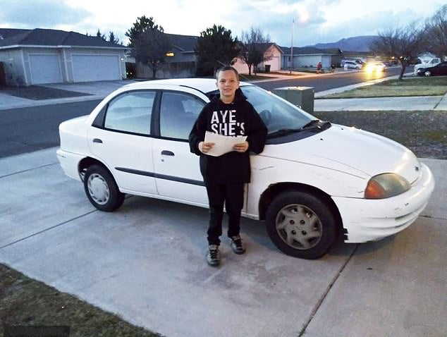 cet-adolescent-offre-une-voiture-a-sa-mere-a-13-ans
