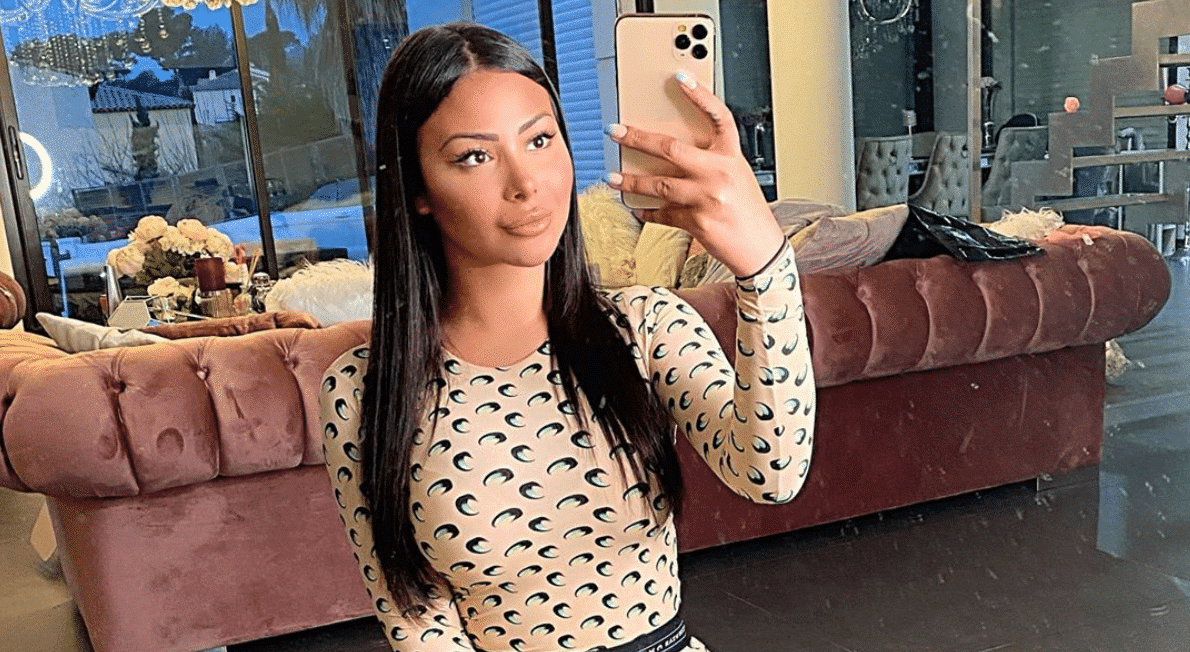 Maeva Ghennam : en contact avec une personne atteinte du Coronavirus, elle passe des tests en urgence