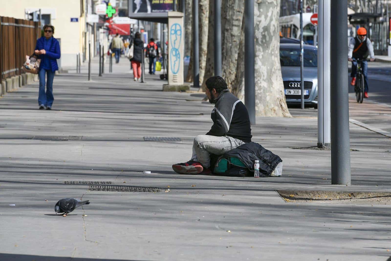lyon-sdf-verbalises-respecte-confinement