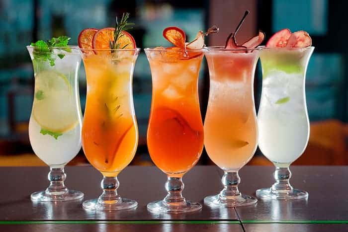 Quel est le cocktail qu’il vous faut pour cet été selon votre signe astrologique ?