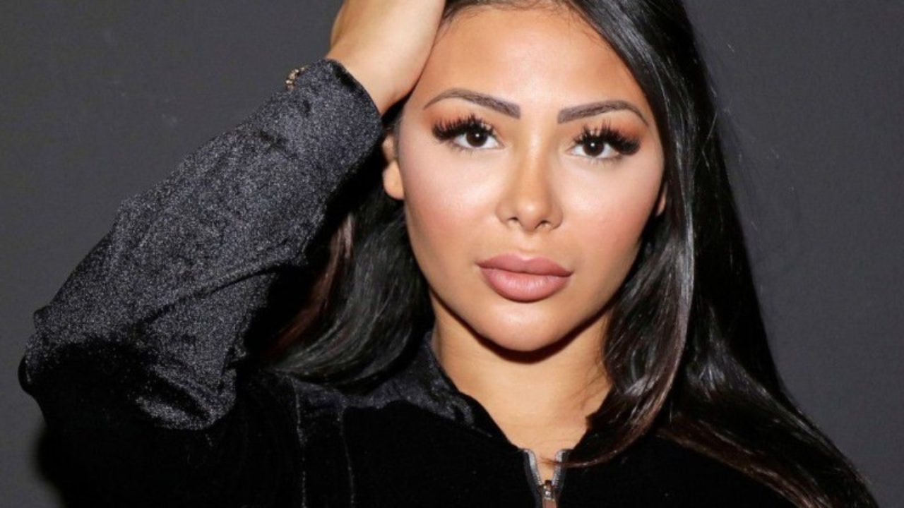 Maeva Ghennam : Déçue par ses faux amis, elle fait des révélations sur les tromperies de Nacca