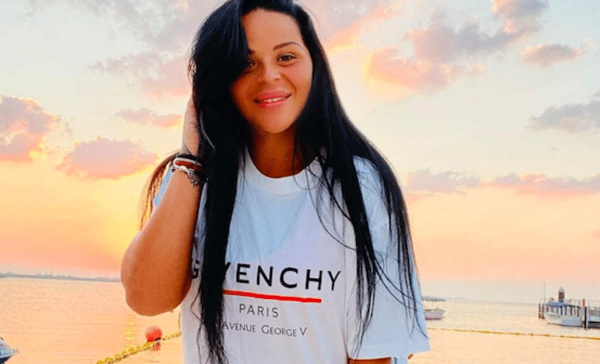 Sarah Fraisou de plus en plus mince : elle est accusée de trop utiliser Photoshop