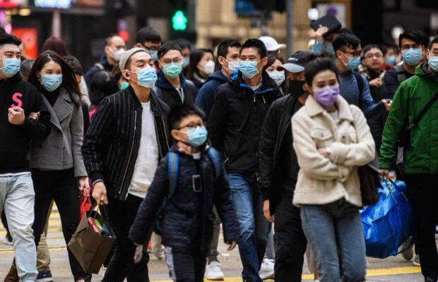 Covid-19 : un médecin explique pourquoi il faut toujours porter le masque en étant vacciné
