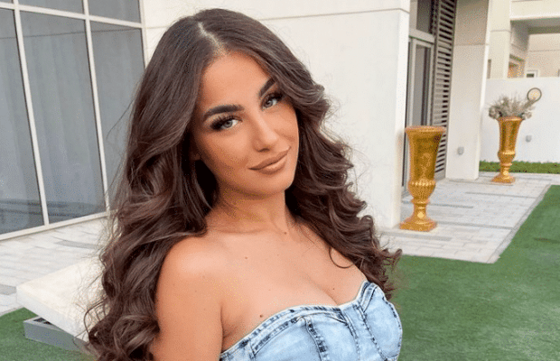 Kamila : musulmane et surprise en train de manger du porc ? Elle s'exprime
