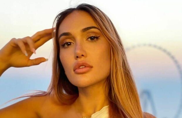 Luna Skye (Les Marseillais) montre ses 'gros trous', causés par ses opérations