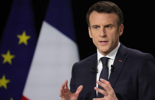 emmanuel-macron-defend-olivier-veran