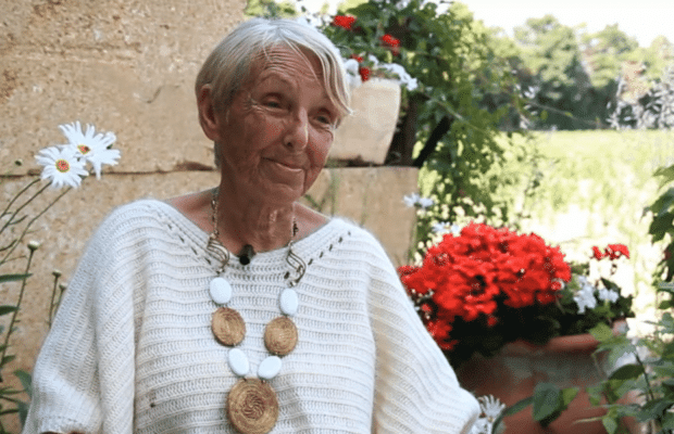 Irène Grosjean : cette ancienne naturopathe prescrit des attouchements sur les bébés