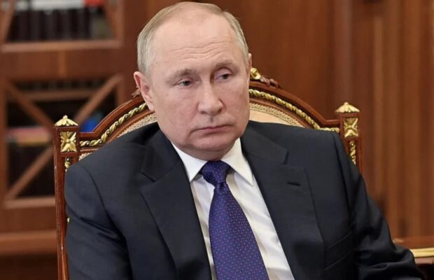Vladimir Poutine : remplacé par un sosie ? Les internautes sont perplexes Vladimir-Poutine