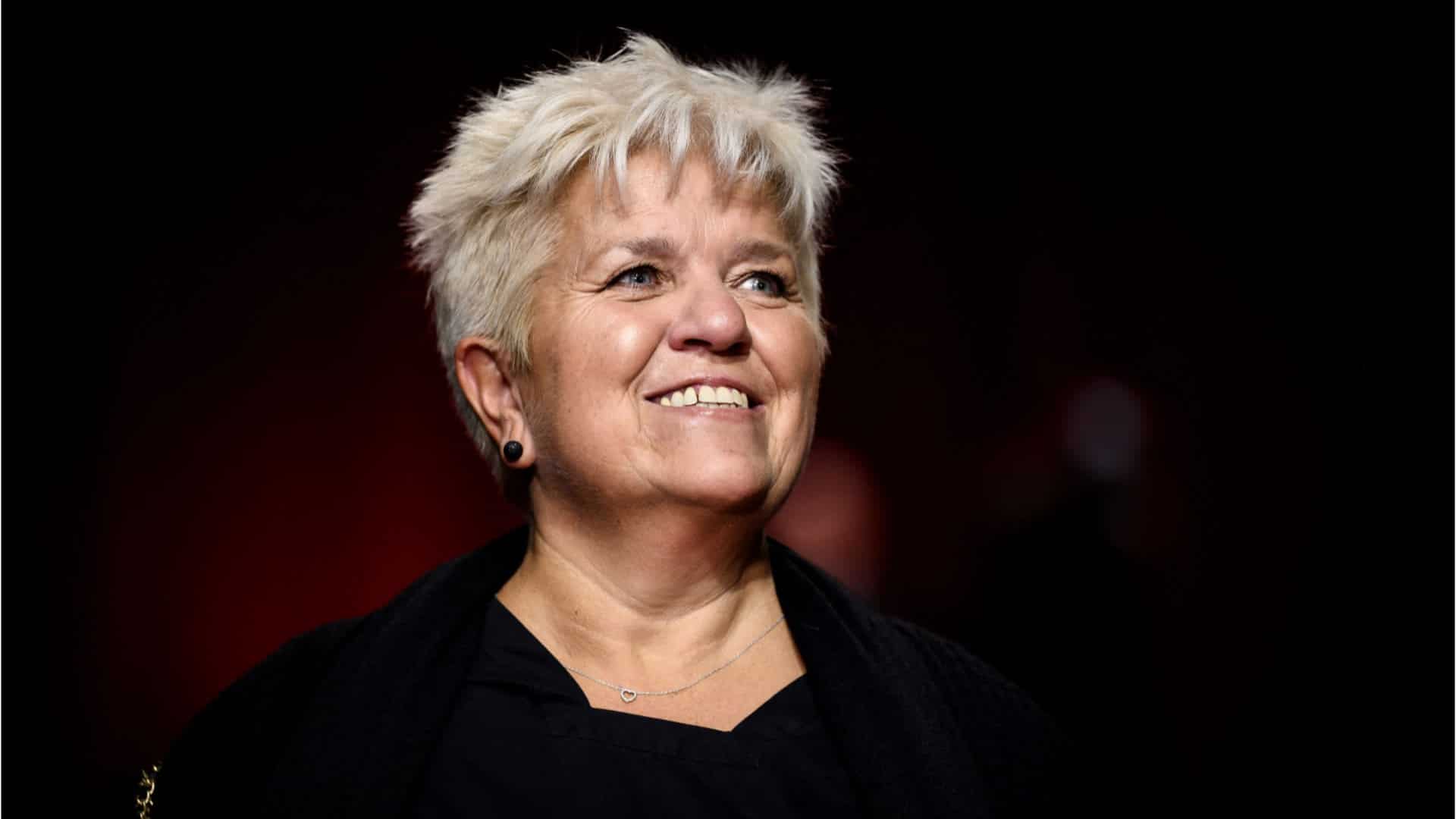 'Il plaquait très bien' : Mimie Mathy se confie sur sa première fois avec un rugbyman