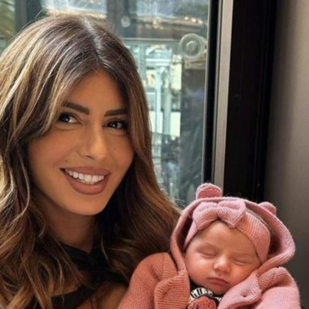 Sarah Lopez : désabusée face aux problèmes de santé de sa fille, elle s'exprime