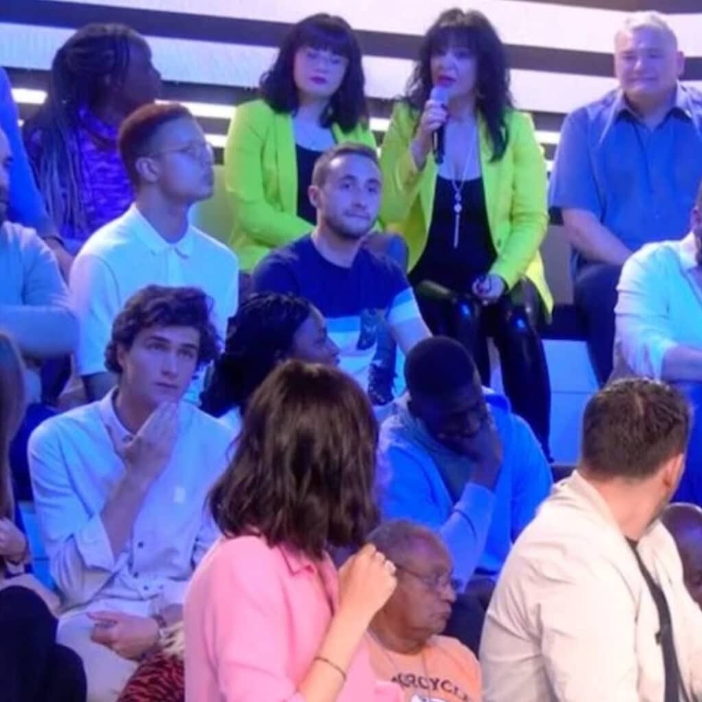 'Il y a une embrouille ou quoi ?' : Cyril Hanouna obligé d'intervenir lors d'une altercation entre deux personnes du public dans TPMP