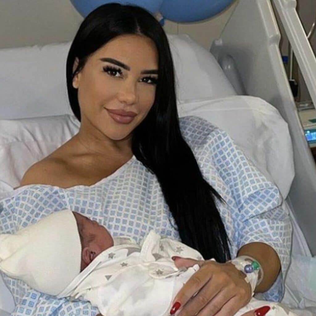 'Il est trop patate pour 3 mois' : le fils de Milla Jasmine critiqué sur son poids, elle réplique