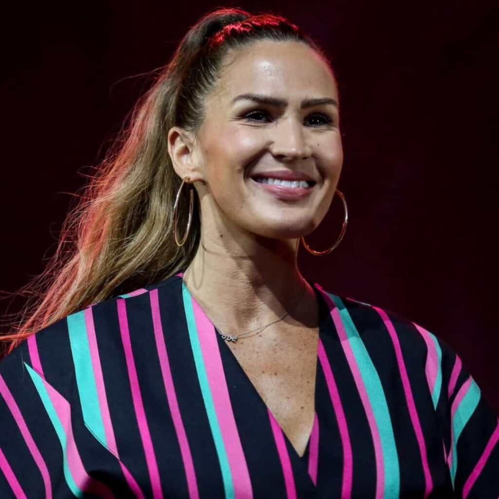 Vitaa : la chanteuse montre sa fille Noa et fait craquer les internautes
