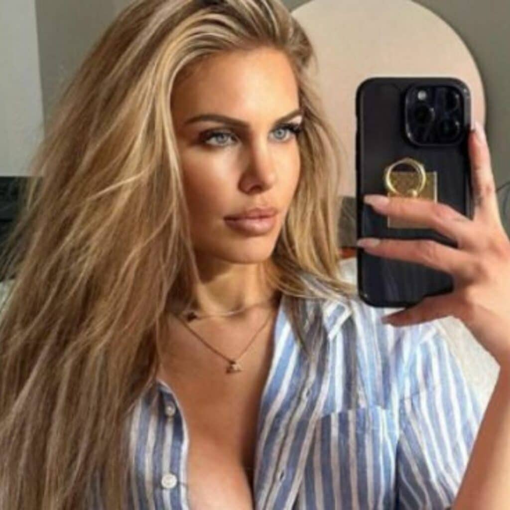 Adixia : enceinte de son premier enfant ? Elle montre son ventre arrondi