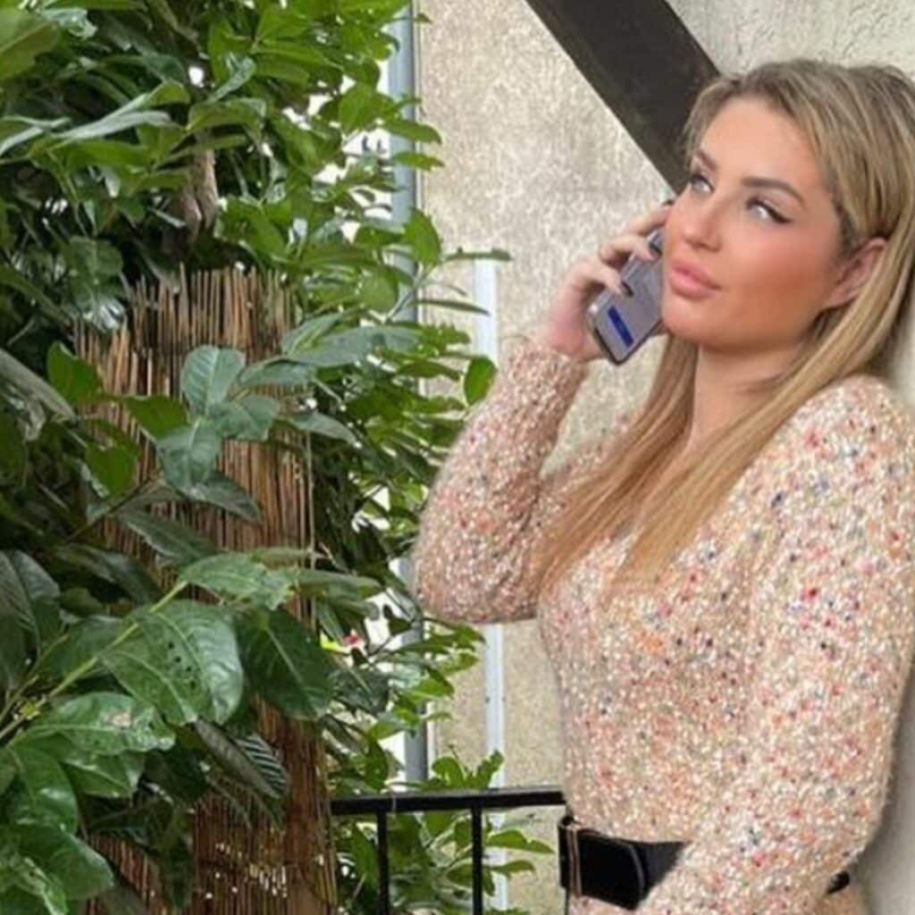Amandine Pellissard enceinte : elle se montre entièrement dévêtue, les internautes n'en reviennent pas