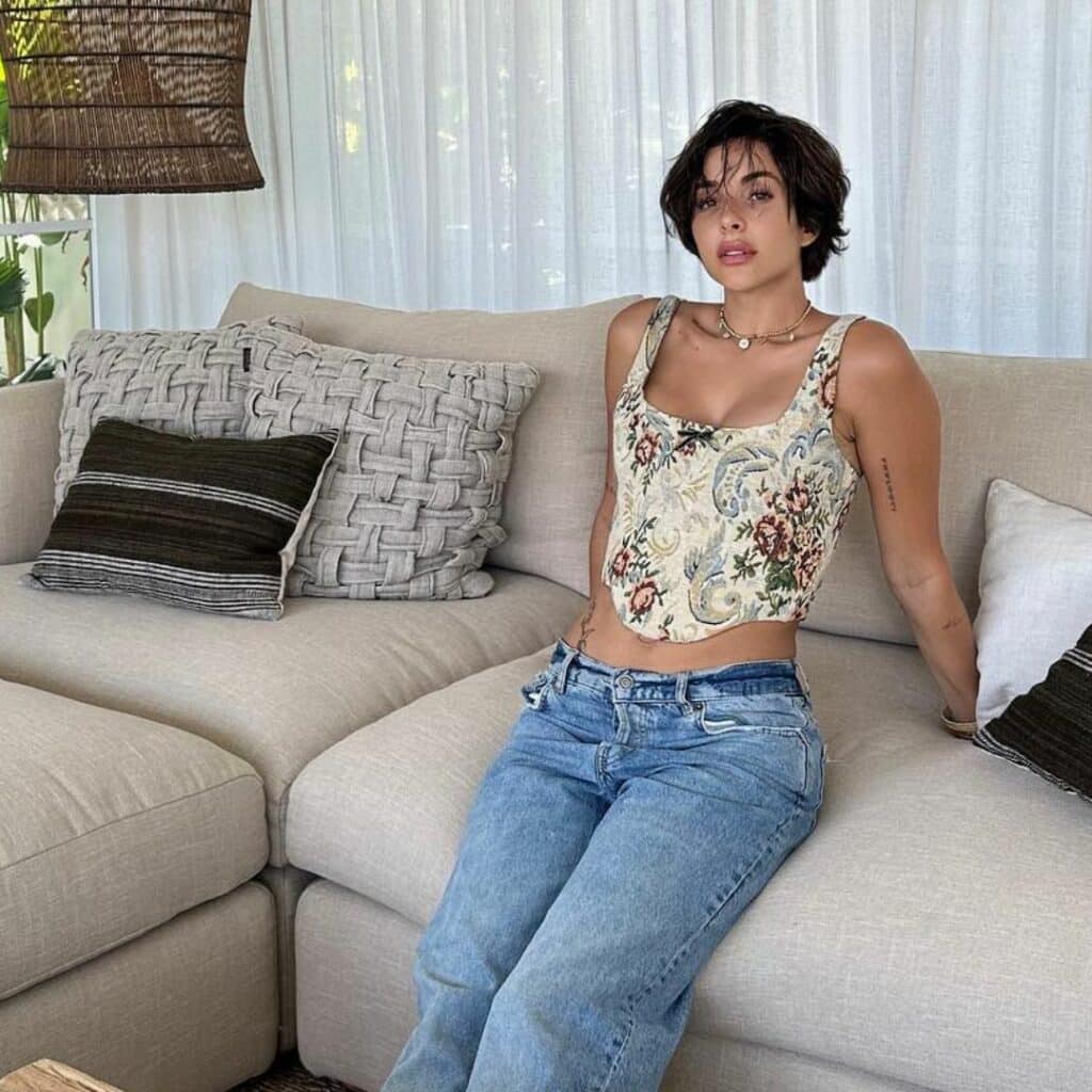 'Ton mari te laisse faire ce genre de vidéo ?' : Rym Renom accusée de trop s'exhiber, elle s'emporte