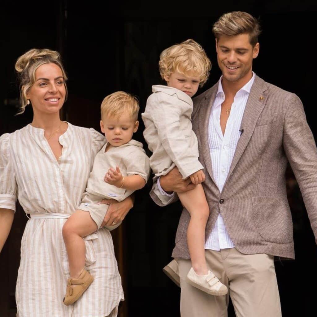 Hillary (Mamans & Célèbres) et son mari : ils baptisent leurs enfants, les clichés interpellent les internautes