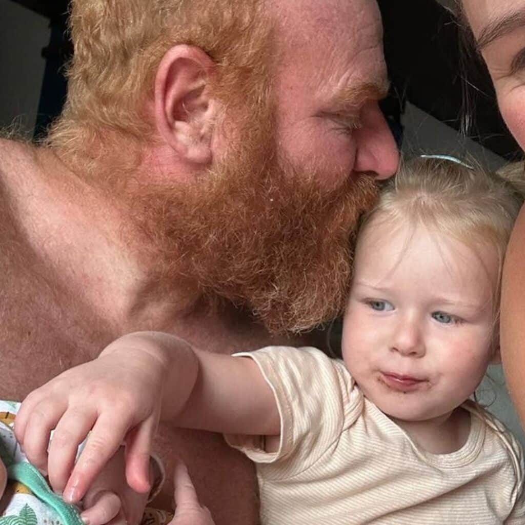 'Je lui mets déjà du...' : Jérôme et Lucile (ADP) stupéfaits par la taille de leur bébé Adonis