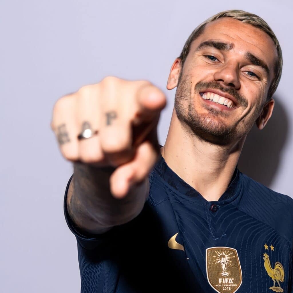 Antoine Griezmann : il montre le visage de son fils pour la première fois, les internautes voient double