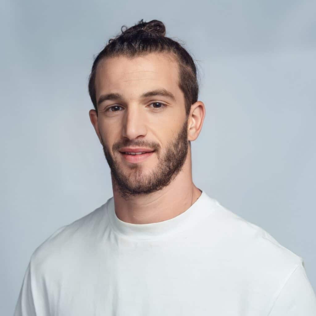 Emanuel (MAPR) : de nouveau en couple, il officialise avec sa nouvelle chérie