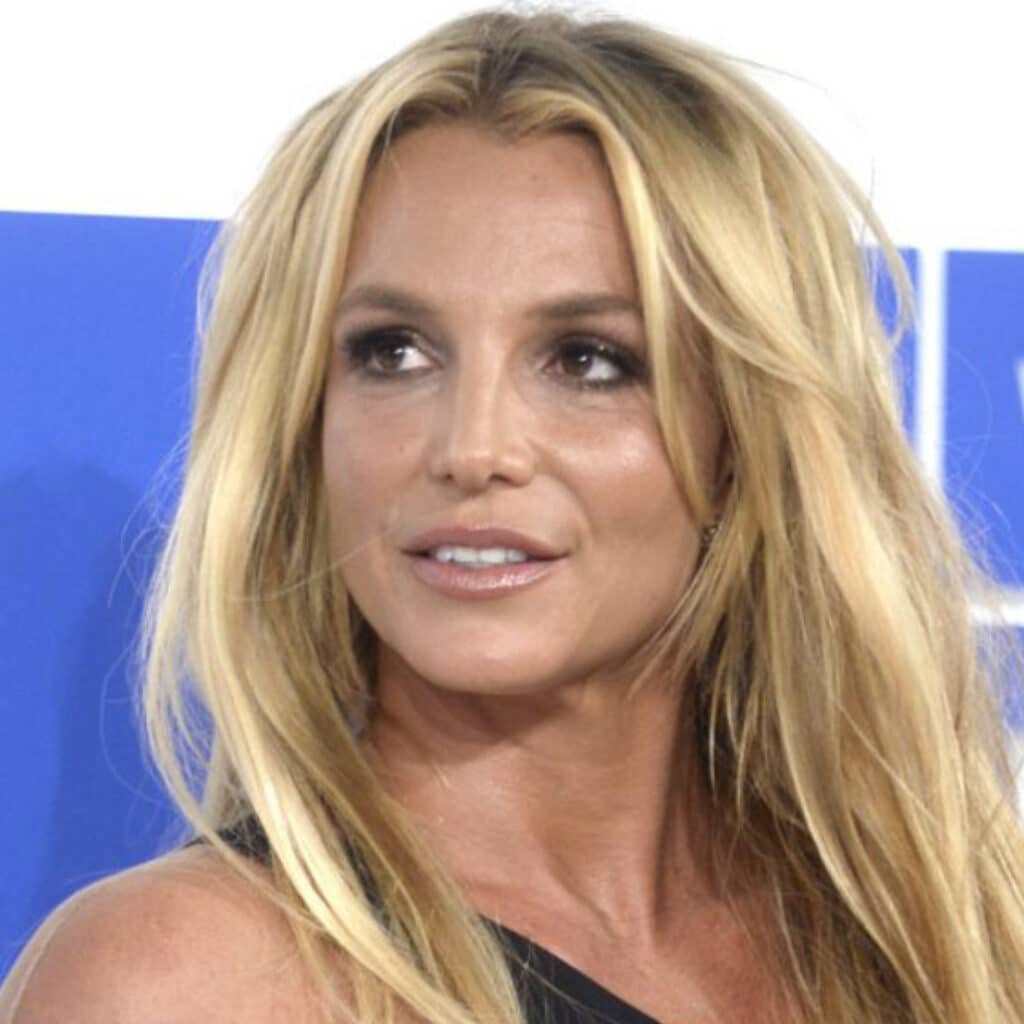 Britney Spears : giflée par le garde du corps d'une star française, la situation se détaille - titre insta : "Il m'a quasiment mise à terre..." Britney Spears violemment giflée par le garde du corps d'une star française ! (visuel : britney) légende : "Il m'a quasiment mise à terre..."