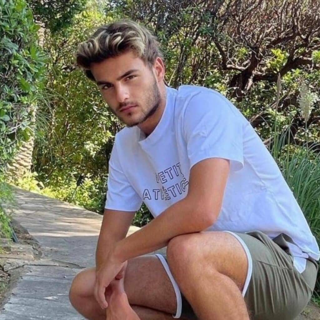 Simon Castaldi : il se prend un vent par une candidate sur le tournage des Cinquante