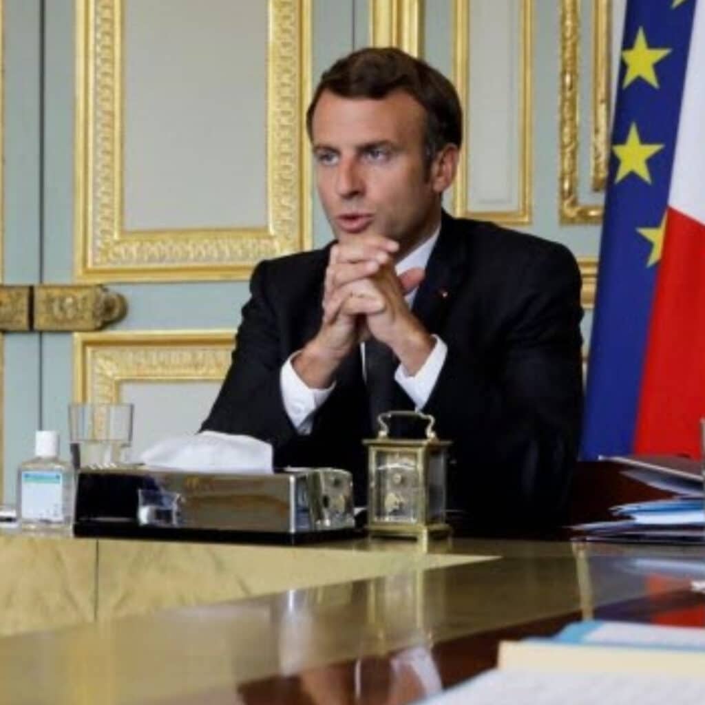 Emmanuel Macron : un bout de doigt humain a été envoyé par courrier à l'Élysée