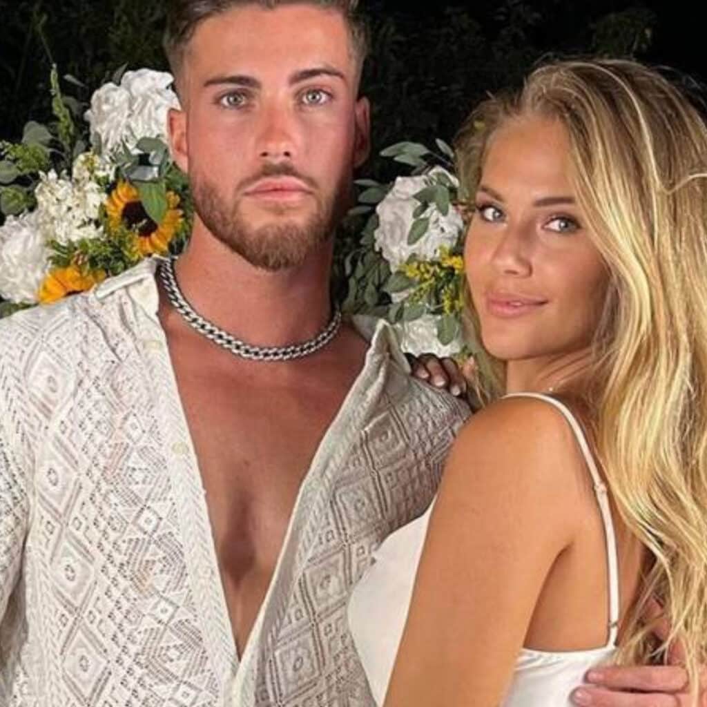 Les Cinquante : Cassandra et Giovanni de nouveau en couple sur le tournage ?