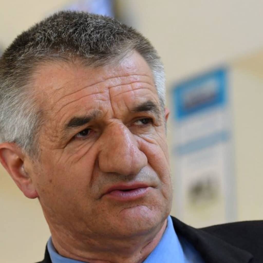 Les Traitres : Jean Lassalle accusé de viol, M6 va-t-elle stopper la diffusion du programme ?