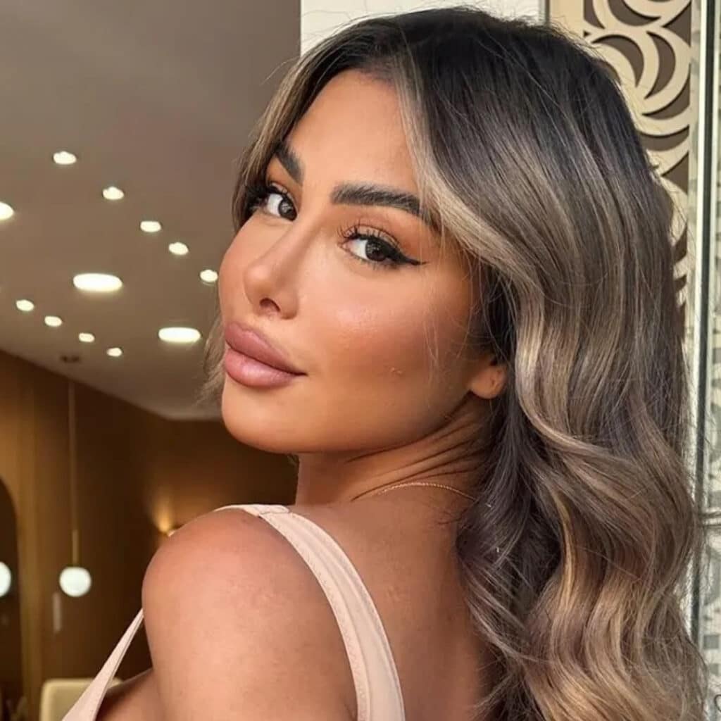 Maeva Ghennam : après s'être teint les cheveux en blond, elle regrette et décide d'agir