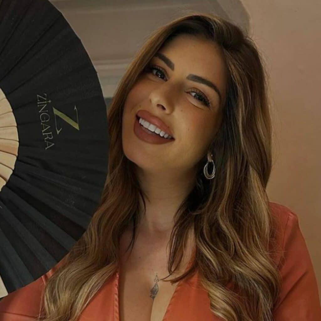 Sarah Lopez : sa fille comparée à une mamie, elle répond aux haters