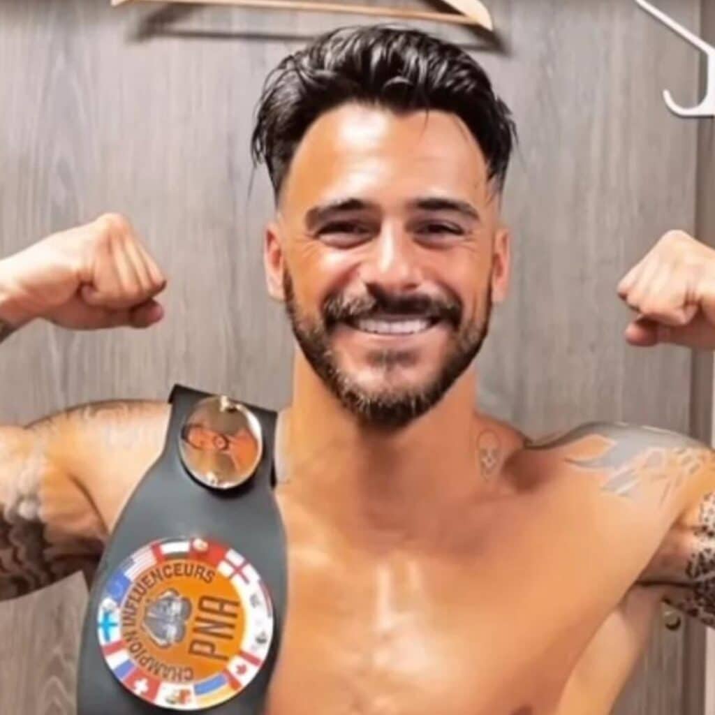 Benji Samat : sur le point de remonter sur le ring ? L’identité de son prochain adversaire se précise