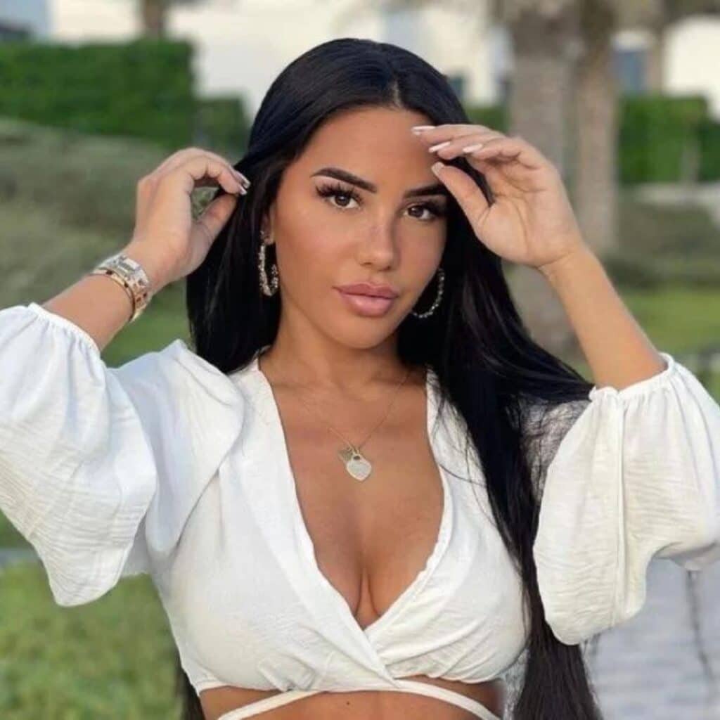 Milla Jasmine : elle part en vacances loin de son fils, les internautes pointent du doigt sa prise de poids