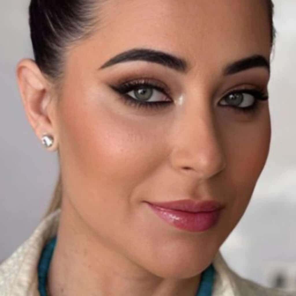 Magali Berdah méconnaissable : une photo d'elle adolescente interpelle les internautes