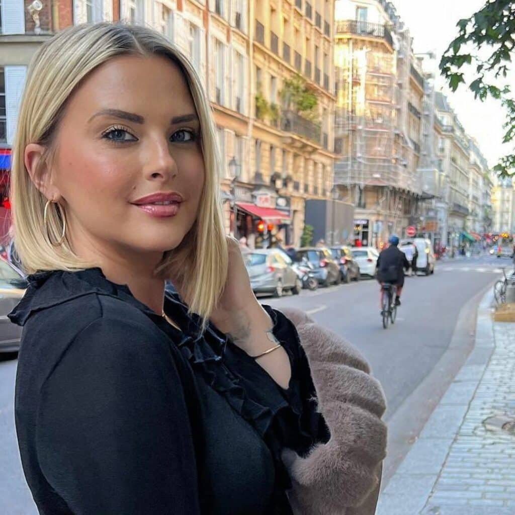 Kelly Vedovelli : félicitée pour sa perte de poids, elle explique la vérité qui se cache derrière