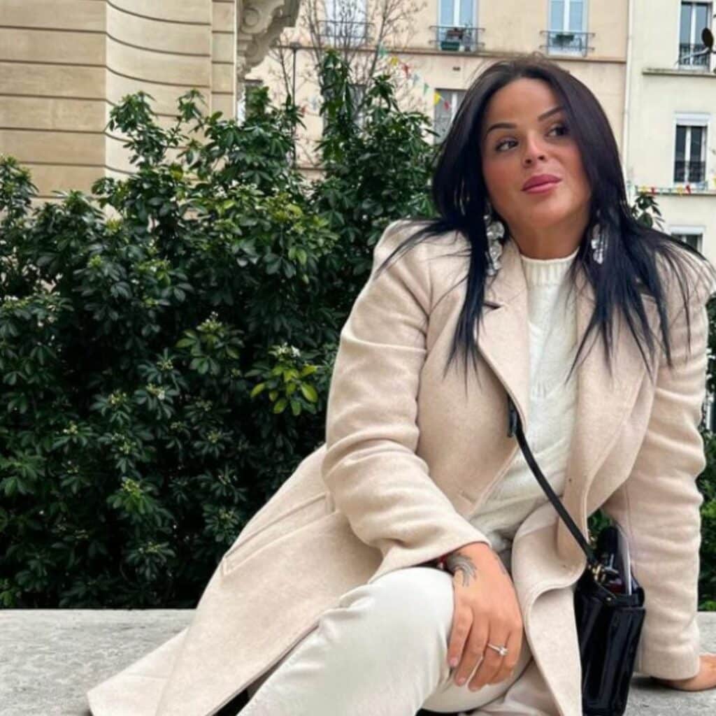 Sarah Fraisou : en couple avec un homme marié ? Elle se confie sur leur relation