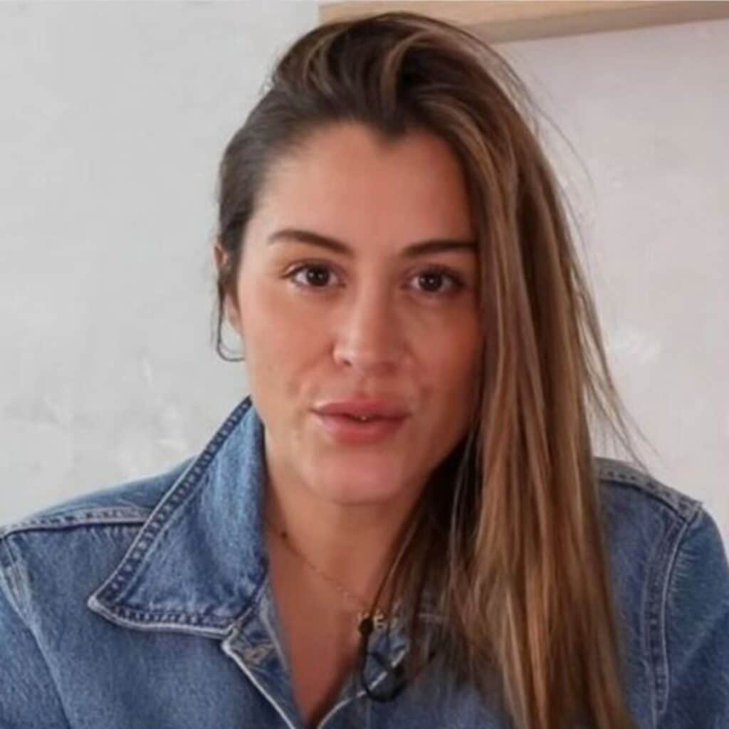 'Il n'y a plus rien de naturel' : Anaïs Camizuli regrette d'avoir participé au tournage des Cinquante saison 2