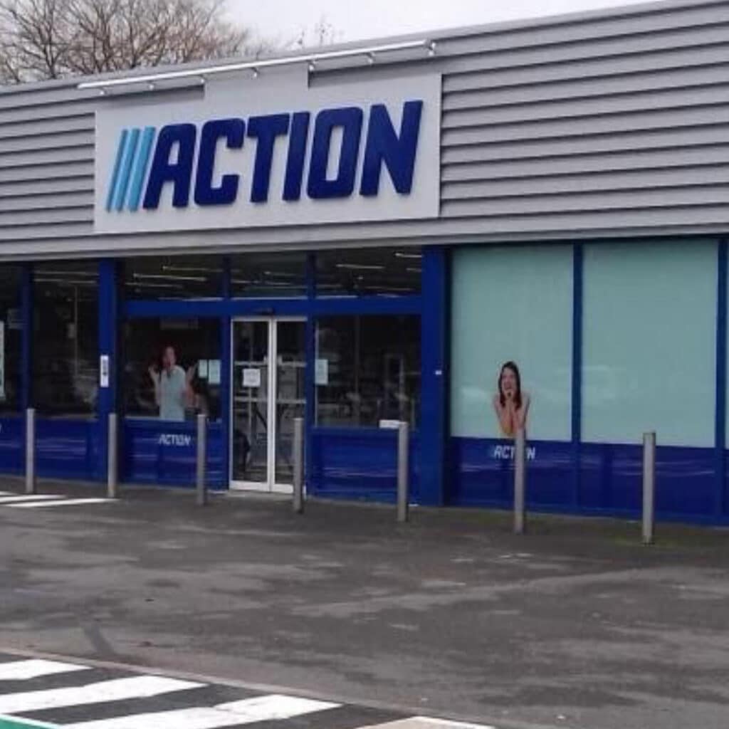 Action : une salariée explique quel est le meilleur jour pour profiter des meilleures promotions