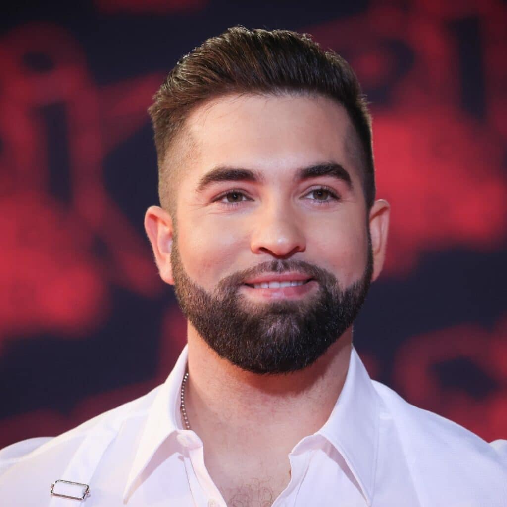 Kendji Girac : son très beau geste envers Carmen, une fan de 93 ans, émeut les internautes