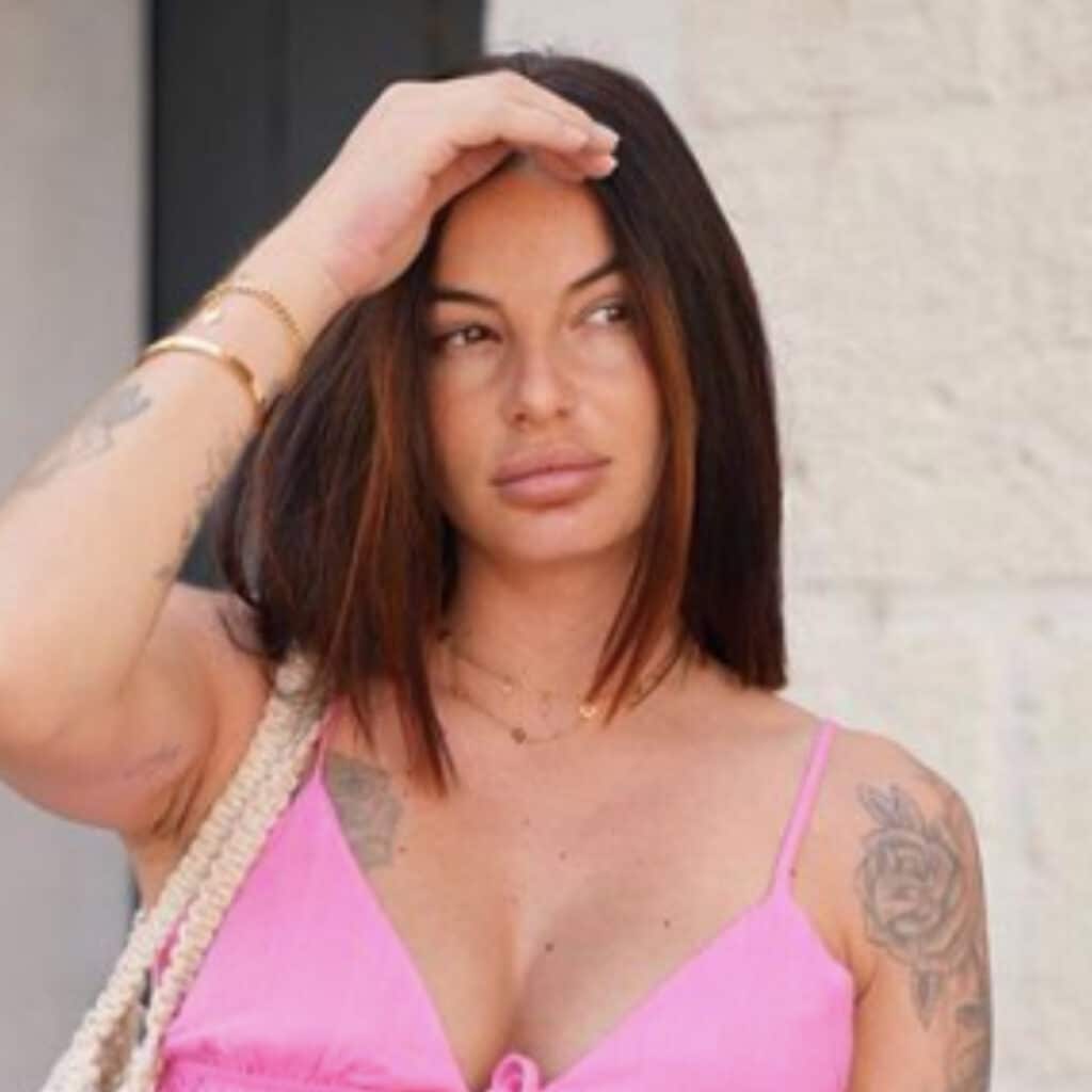 Cloé Cooper : de retour à la maison, elle raconte pour la première fois sur son accouchement