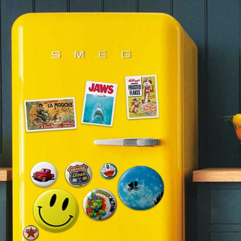 Pourquoi coller des aimants sur votre frigo est une mauvaise habitude qu'il faut arrêter ? Les raisons se précisent