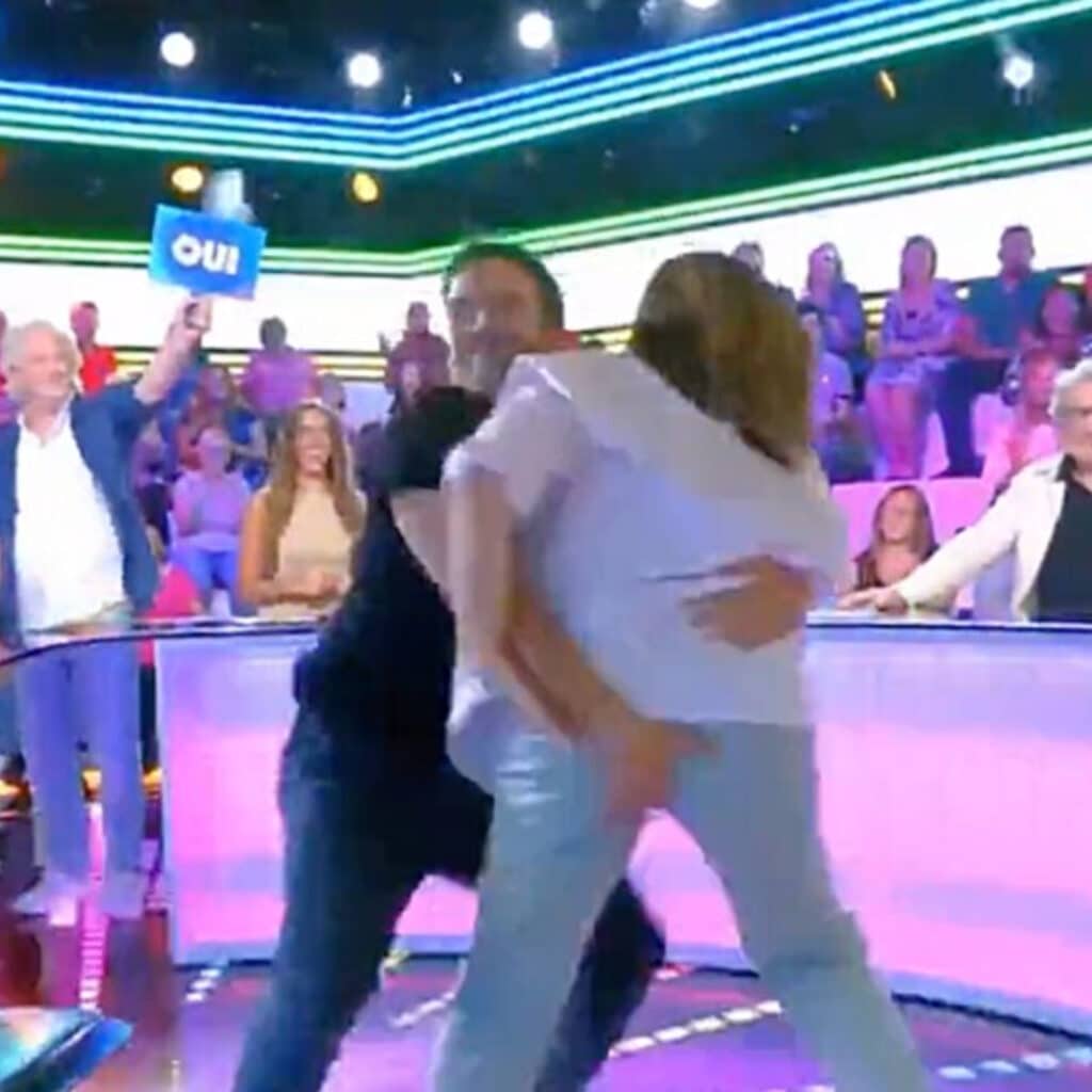 TPMP : Alex Goude met une main aux fesses de Valérie Benaïm, Cyril Hanouna le recadre sèchement