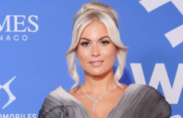 Brune, lentilles bleues... : Carla Moreau dévoile une photo d'elle quand elle était adolescente, les internautes ne la reconnaissent pas du tout ! Carla Moreau : elle se montre adolescente, les internautes ne la reconnaissent pas du tout