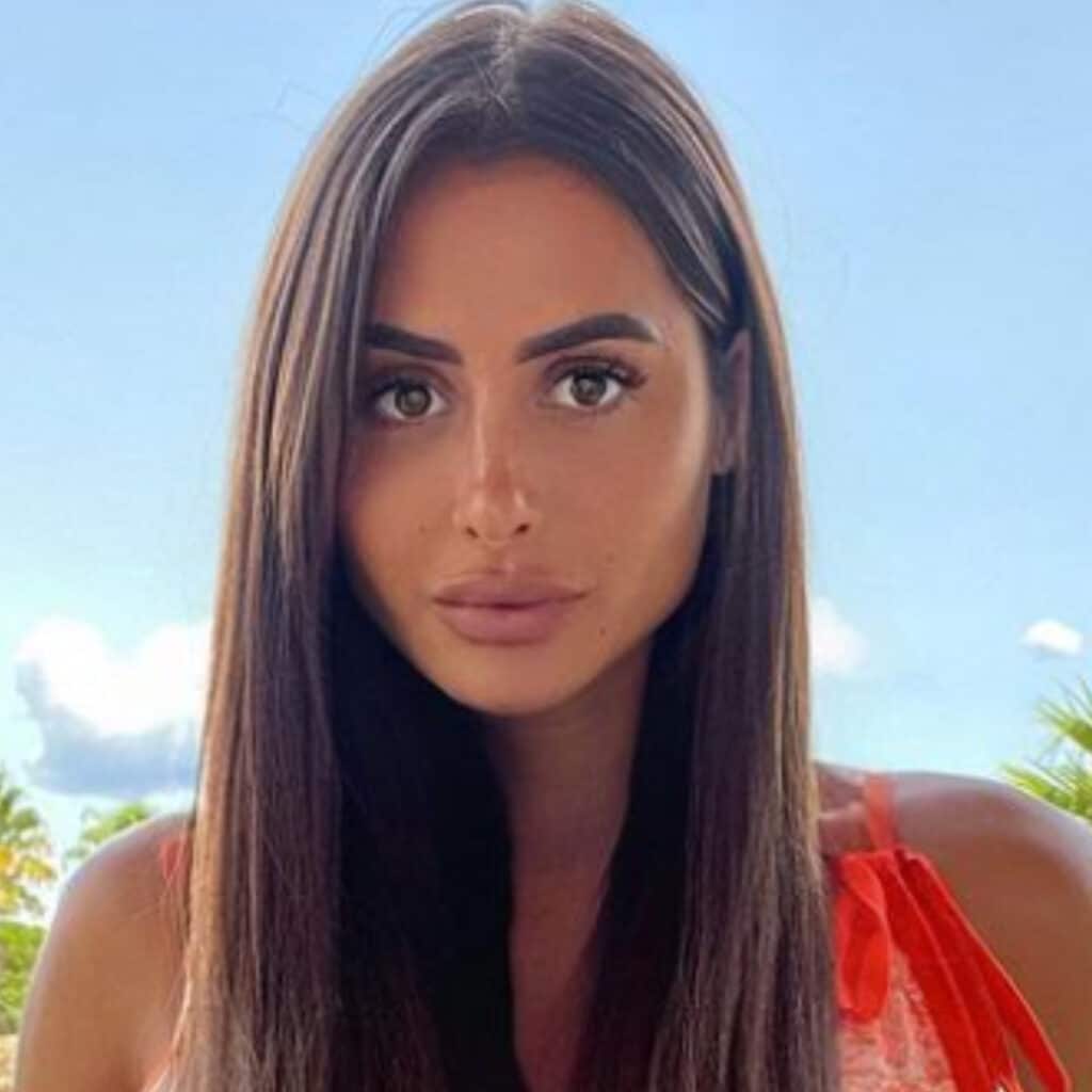 Marine El Himer : l’influenceuse de nouveau en couple, l’identité de son chéri se précise