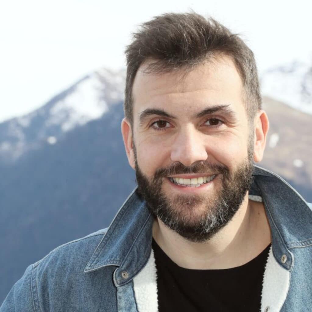Laurent Ournac : il se montre torse nu et transformé, sa femme fait monter la température