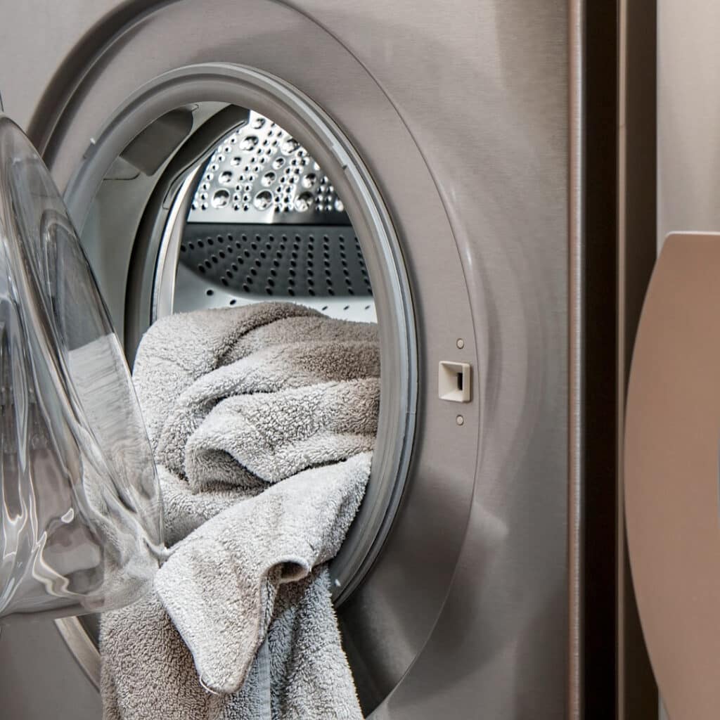 L’astuce secrète pour ne plus jamais froisser vos vêtements à la machine à laver se précise