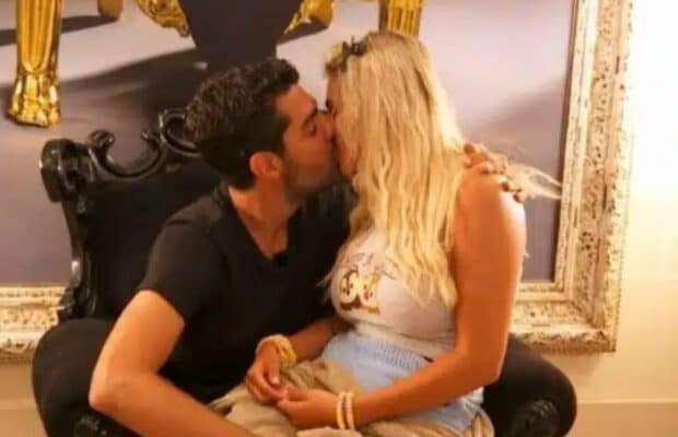 Les Cinquante : Alex Guidi et Romane s'embrassent, la vidéo écoeure les internautes, regardez ! Les Cinquante : Alex Guidi et Romane s'embrassent, les internautes sont écoeurés
