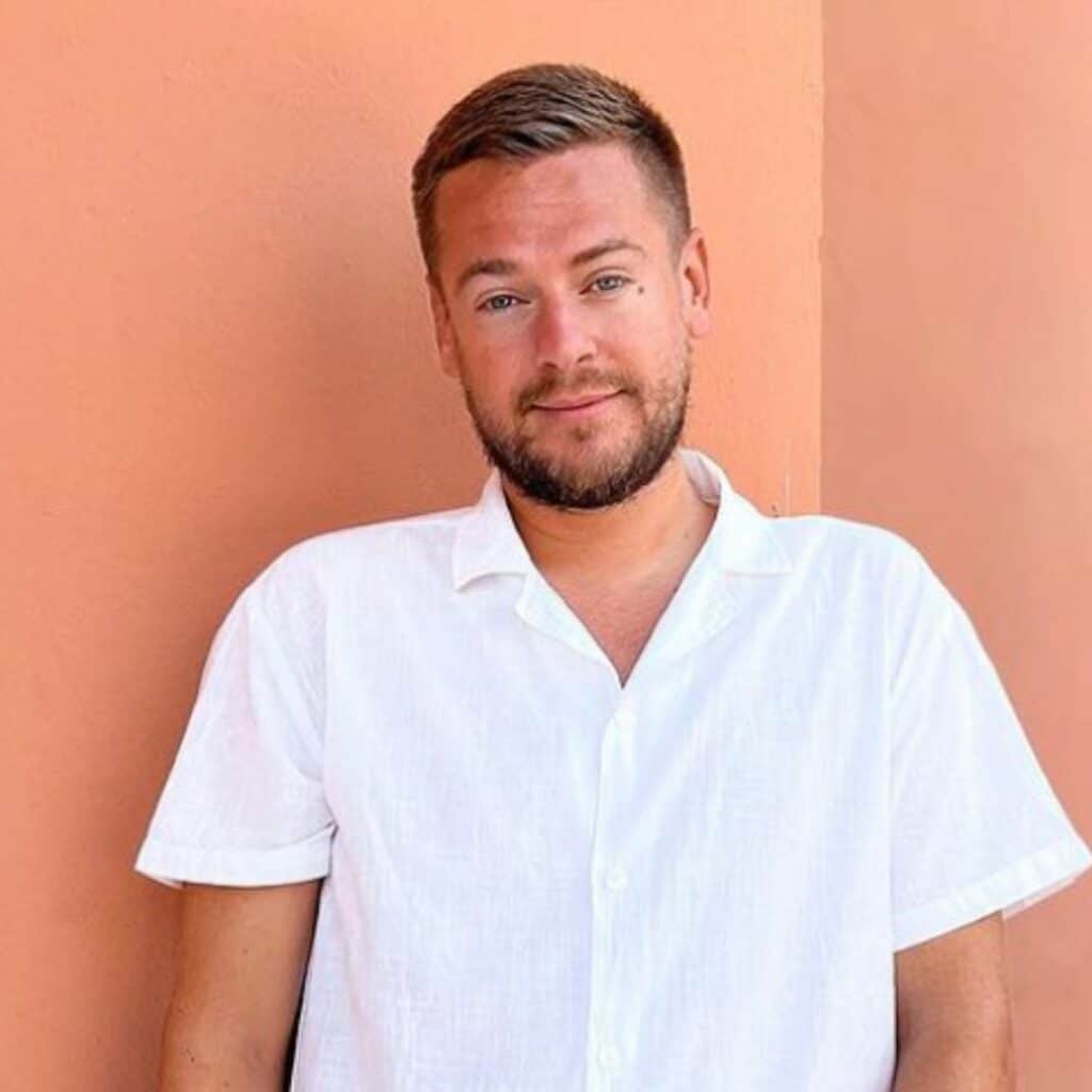 Jeremstar : il devient professeur dans une grande école de commerce
